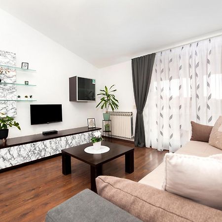 Mate & Mira Apartment Rovinj Bagian luar foto